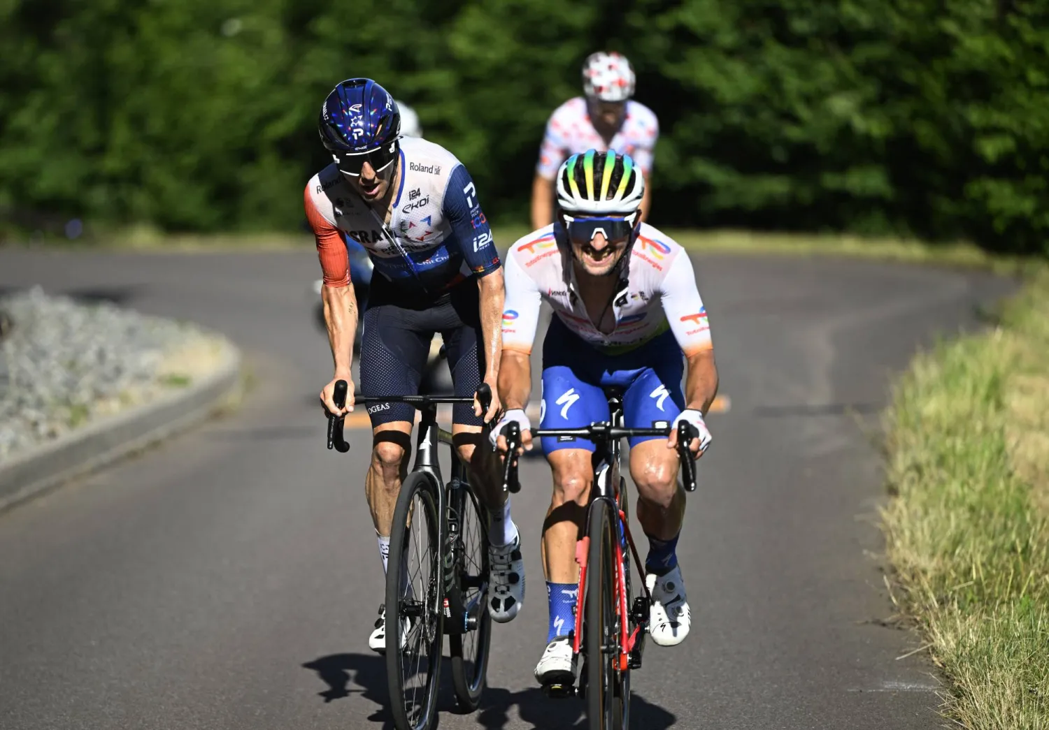 الكندي وودز قطع خط نهاية المرحلة في جبل بوي دو دوم البركاني (رويترز)