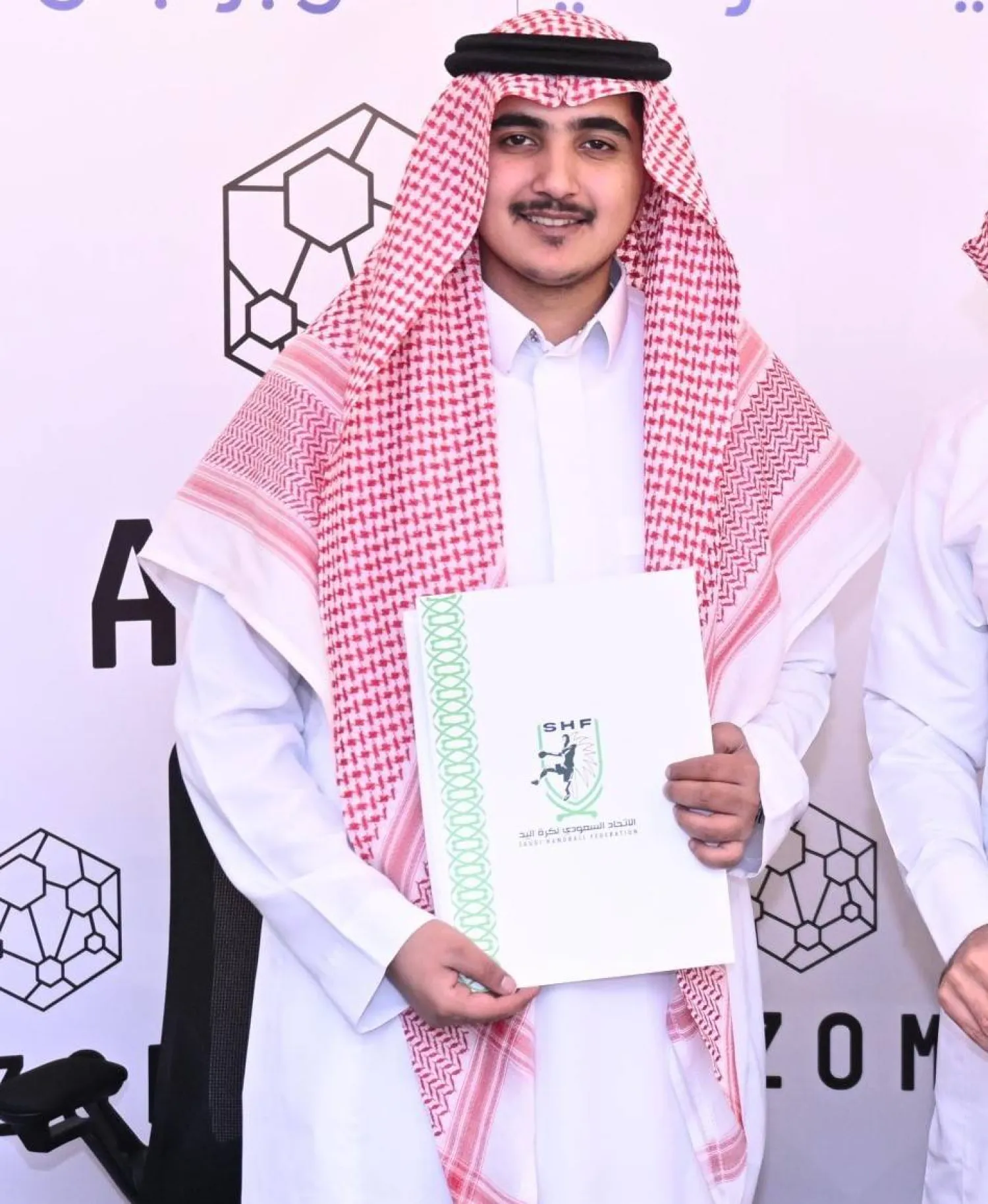 محمد المنجم هل ينجح في انتخابات نادي الشباب (الشرق الأوسط)