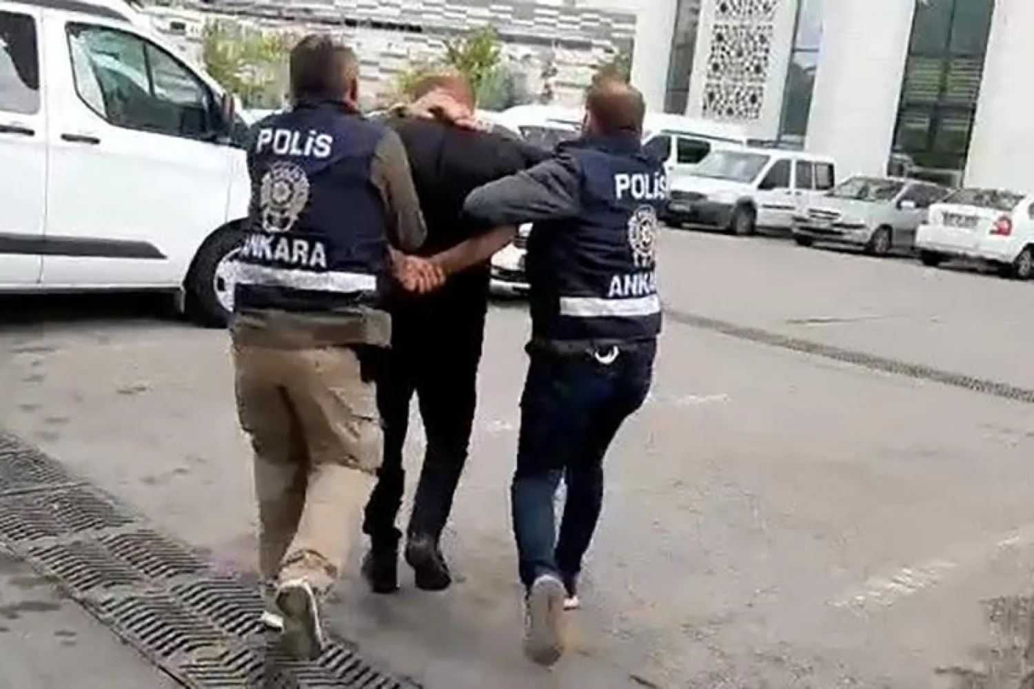 صورة موزعة من مديرية الأمن في أنقرة للقبض على عناصر من «داعش»