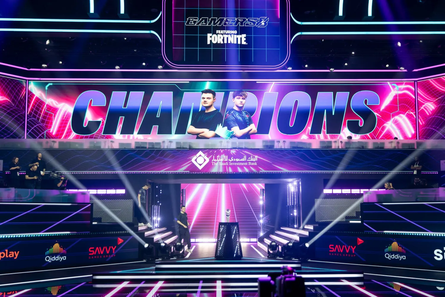 جانب من تتويج الأبطال الفائزين في موسم الجيمرز (الشرق الأوسط)