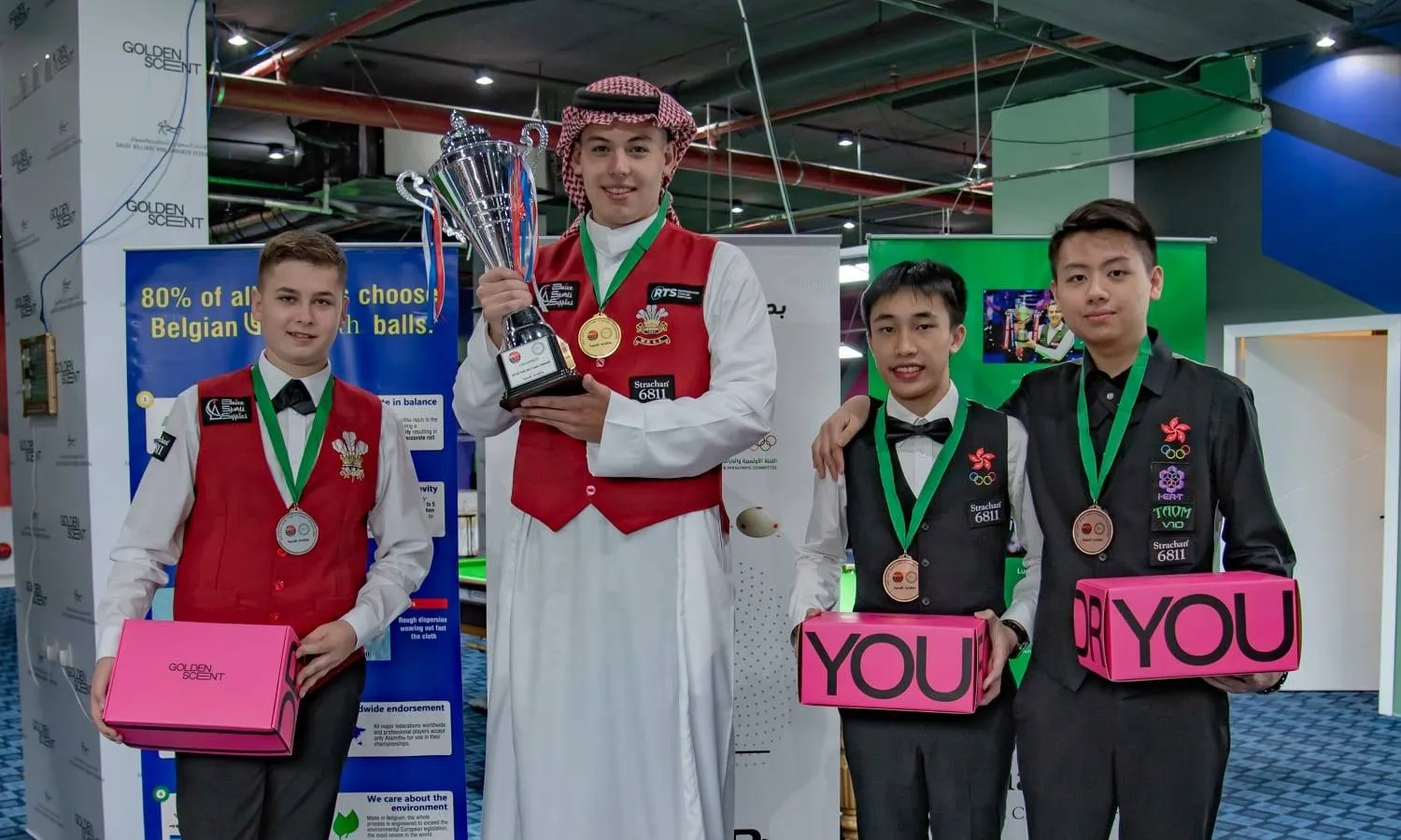 الويلزي ليام ديفيز خلال تتويجه باللقب (الشرق الأوسط)