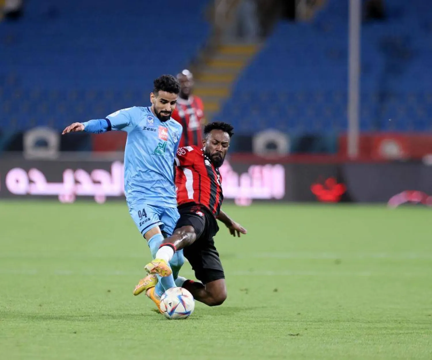 الفرحان خلال مباراة جمعت فريقه السابق الرائد بالباطن في الدوري السعودي («الشرق الأوسط»)
