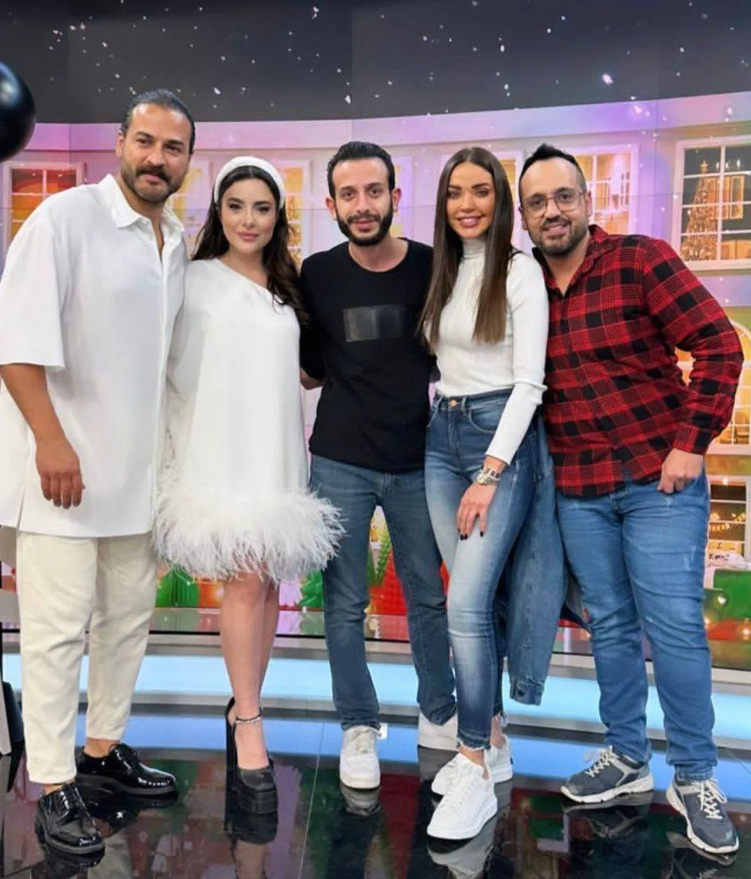 مع الممثل وسام حنا في حلقة من برنامج «ذا ستادج» (رالف معتوق)