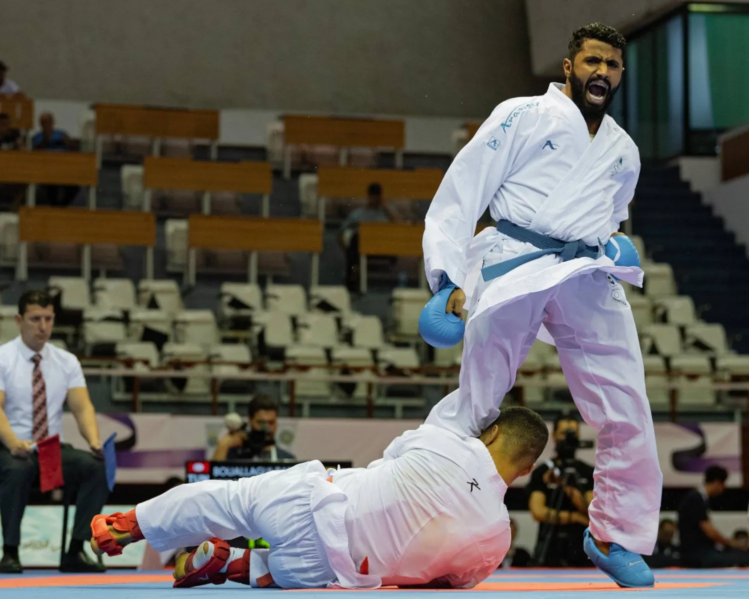 لاعب الكاراتيه السعودي سلطان الزهراني انتزع ذهبية تحت 75 كجم (الشرق الأوسط)