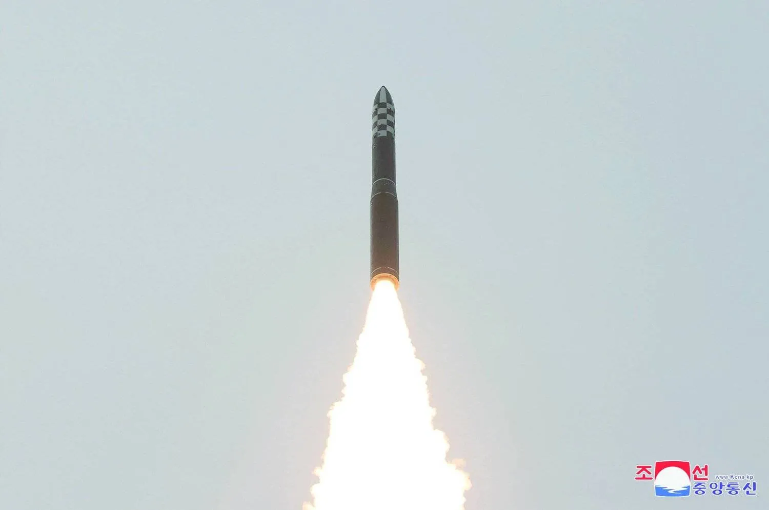 أرشيفية لصاروخ باليستي أطلقته كوريا الشمالية (رويترز)