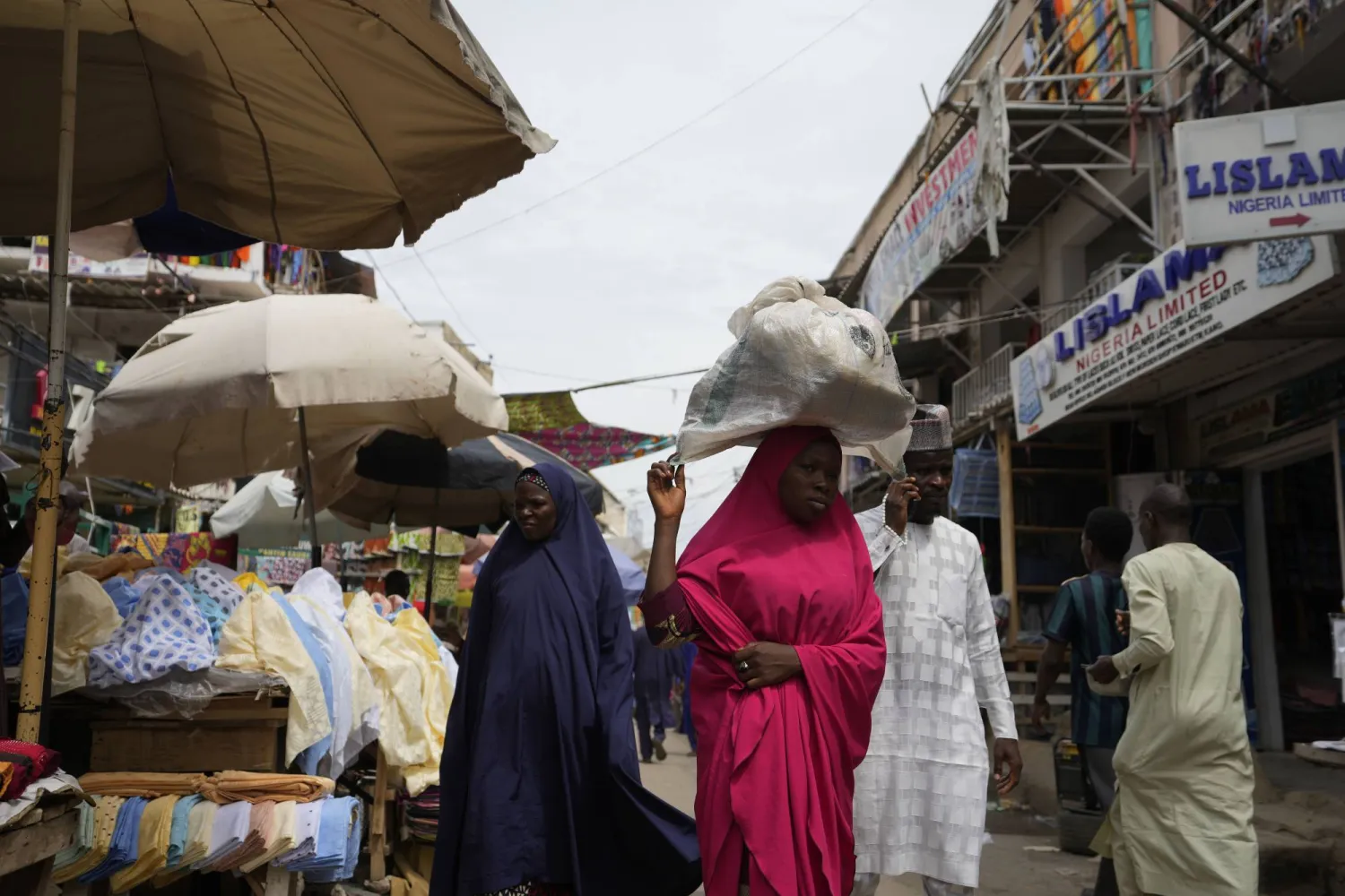 عدد الذين سقطوا في الفقر المدقع (أقل من 2.15 دولار في اليوم) سيبلغ 75 مليون شخص بين 2020 ونهاية 2023 (أ.ب)