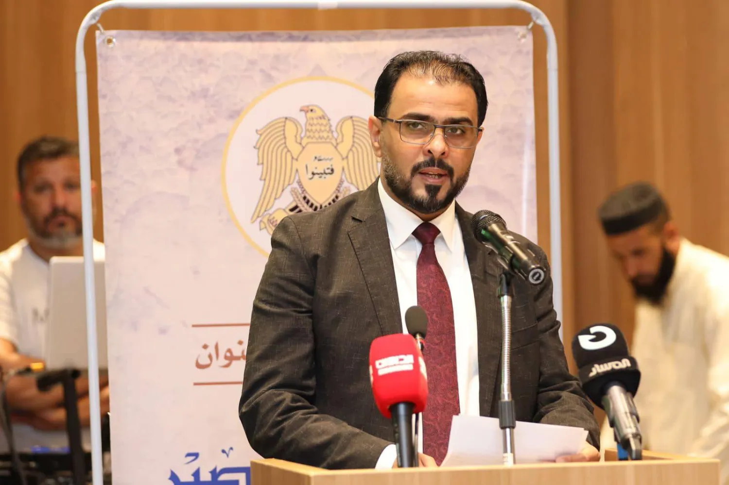 أسامة حماد رئيس حكومة «الاستقرار» (المكتب الإعلامي للحكومة)