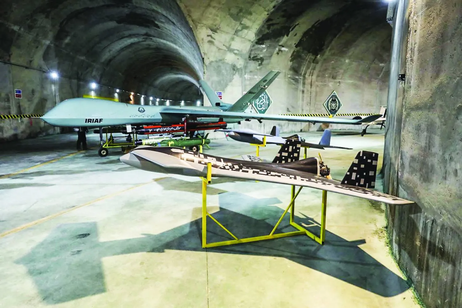 قاعدة تحت الأرض للطائرات المسيّرة في مكان مجهول بإيران 28 مايو 2022  (أ.ف.ب)