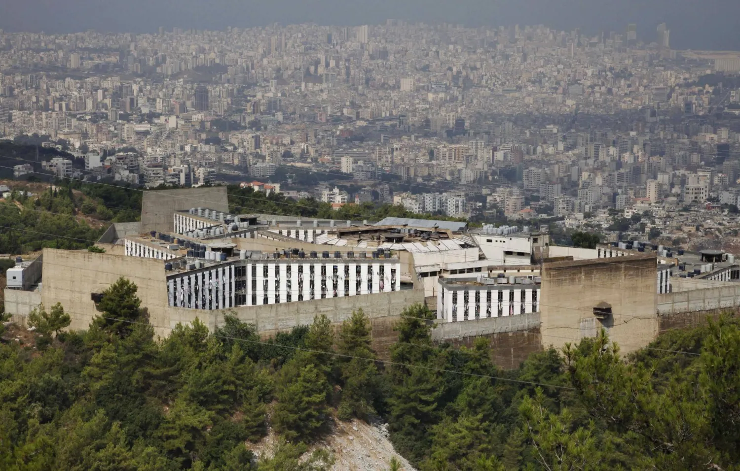 سجن رومية أحد أكبر السجون في لبنان (أ.ب)