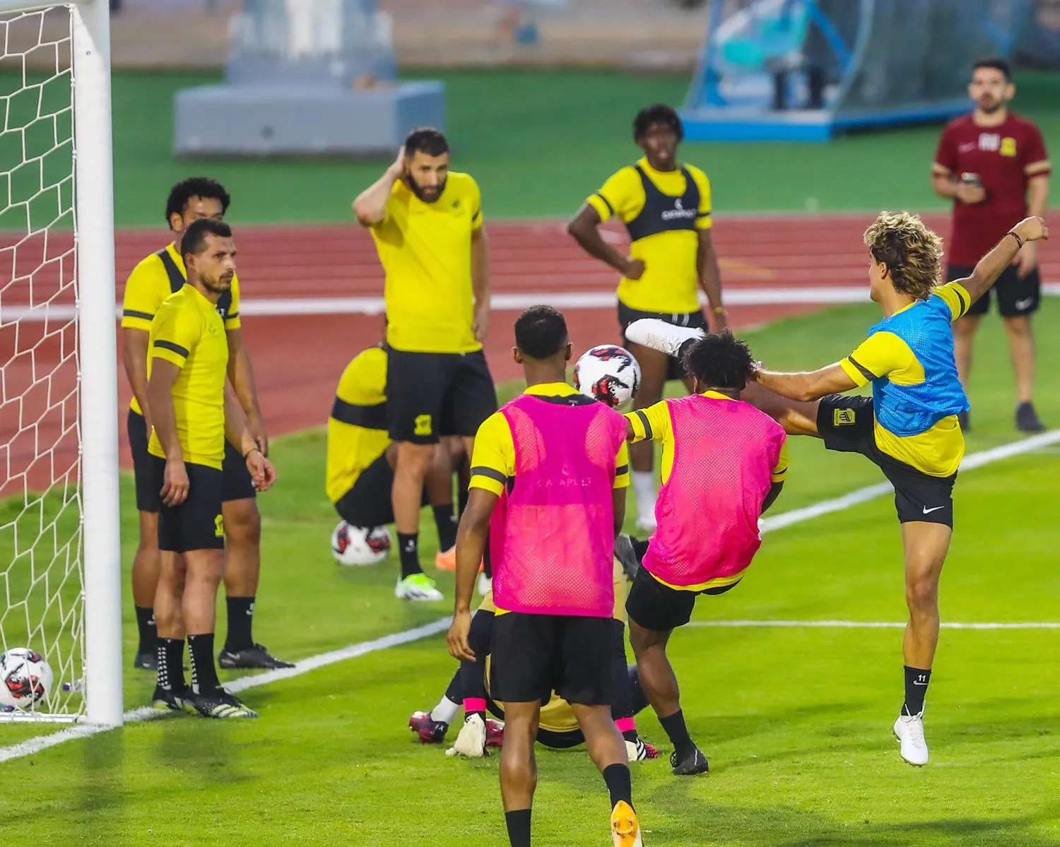 لاعبو الإتحاد في آخر تدريباتهم بمعسكر الطائف "الشرق الأوسط"