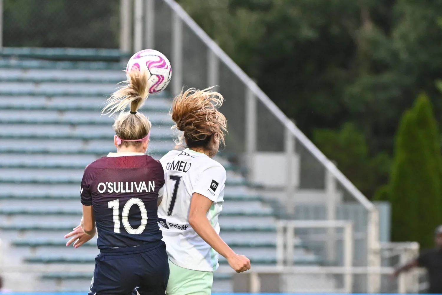 أوسوليفان تتسابق مع الزمن لاستعادة لياقتها (رويترز)