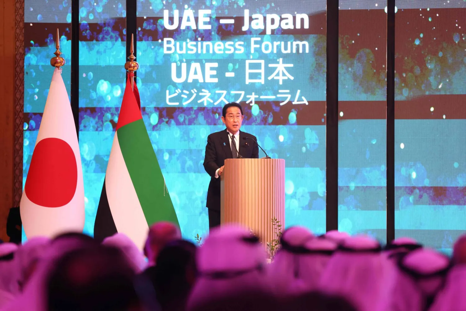 رئيس الوزراء الياباني يلقي كلمة خلال منتدى الأعمال الإماراتي - الياباني (الشرق الأوسط)