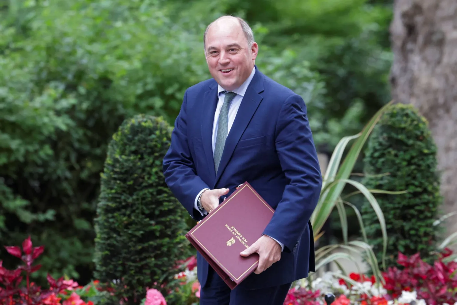 وزير الدفاع البريطاني بن والاس (رويترز)