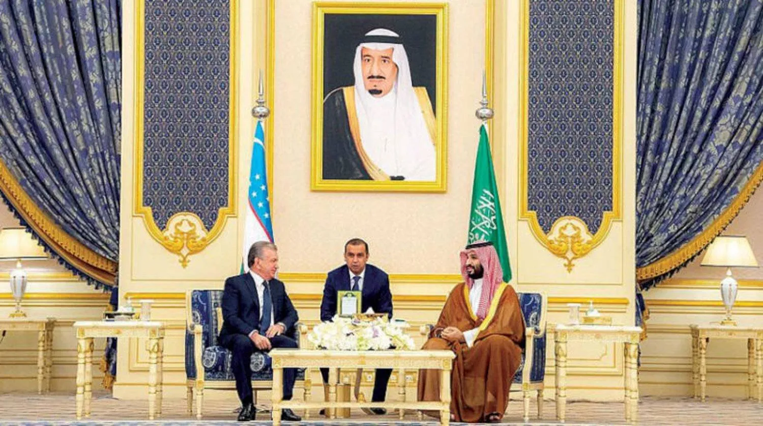 Saudi Crown Prince Mohammed bin Salman and Uzbek President Shavkat Mirziyoyev hold talks in Jeddah in August 2022. (SPA) 