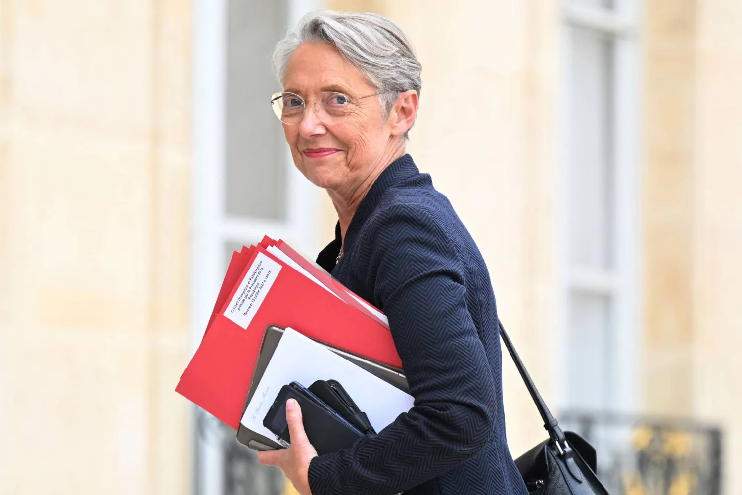 رئيسة الحكومة الفرنسية إليزابيث بورن (أ.ف.ب)