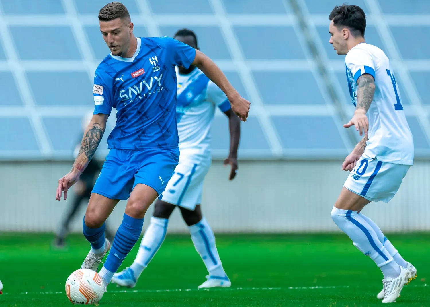 سافيتش في هجمة هلالية خلال المواجهة الودية أمام دينامو كييف الأوكراني (نادي الهلال)