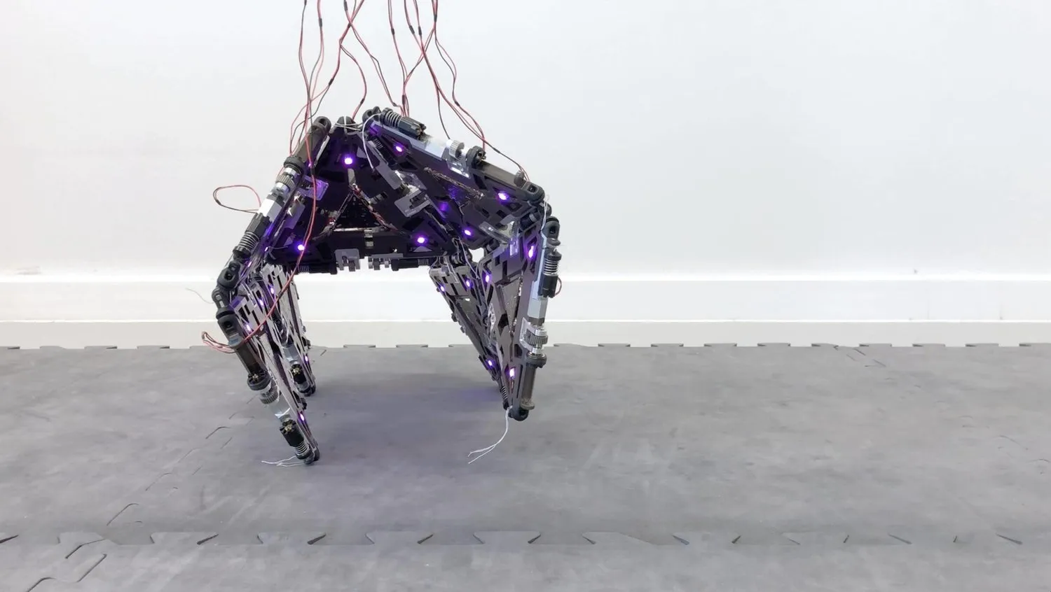 Japon origami sanatı, araştırmacılara Mori 3 (EPFL) robotlarını geliştirmeleri için ilham verdi.