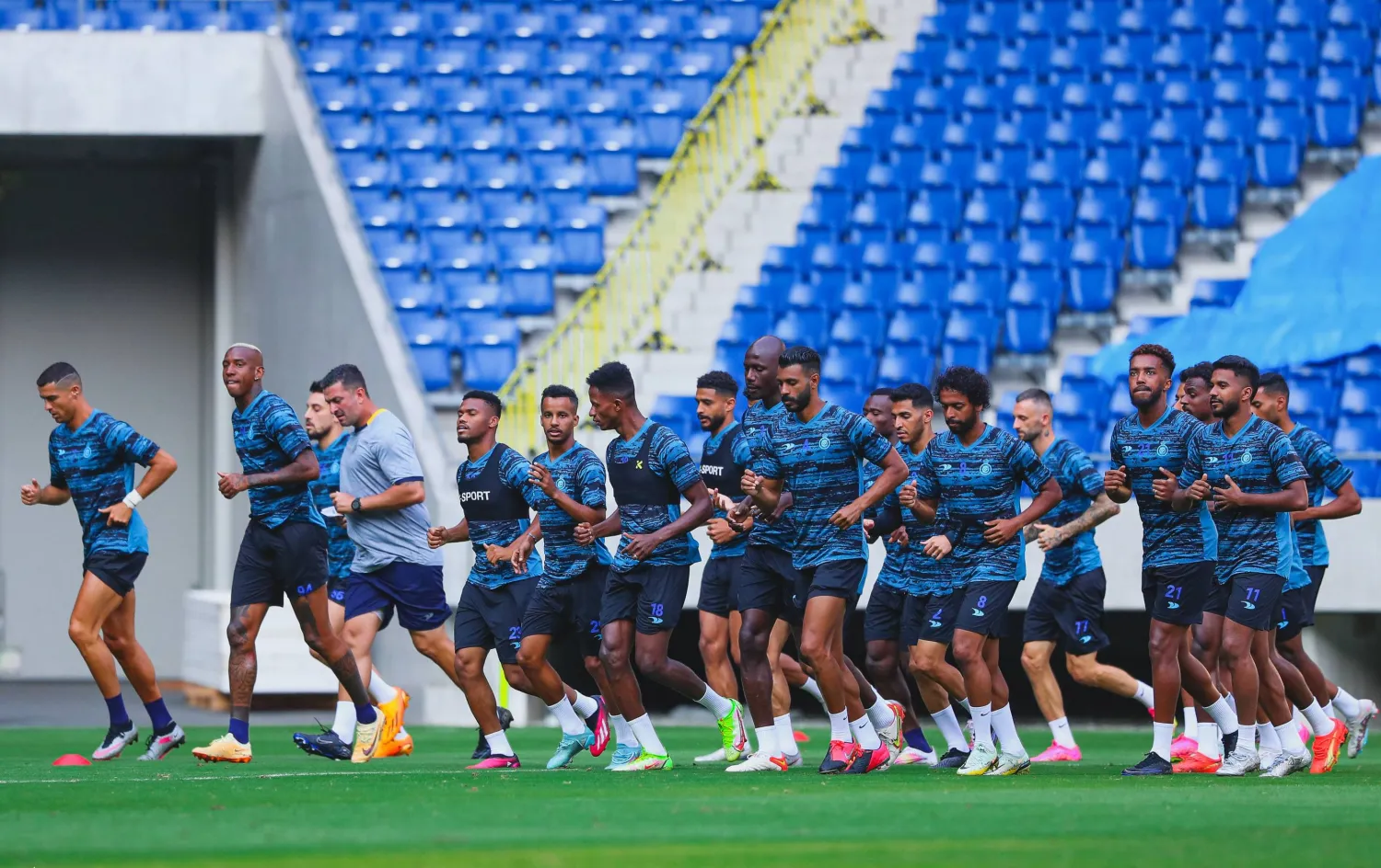 رونالدو يقود تدريبات النصر في اليابان (نادي النصر)