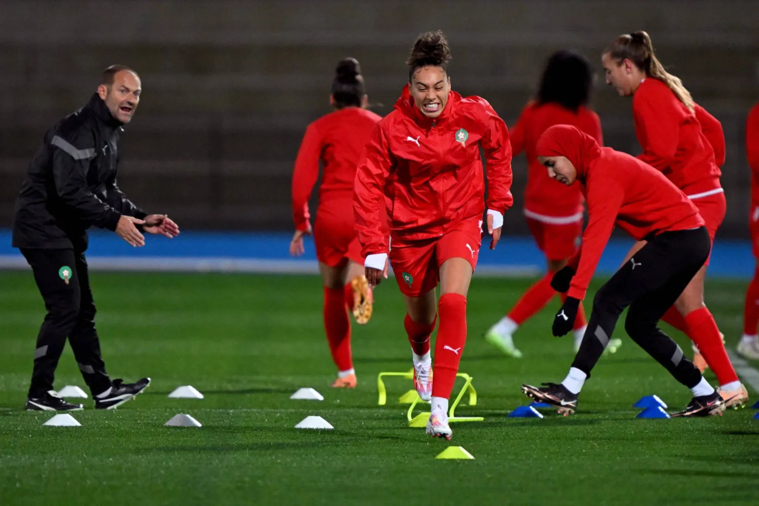 لاعبات المغرب خلال الاعداد لمواجهة المانيا في مستهل مبارياتهن بالمونديال(ا ف ب)