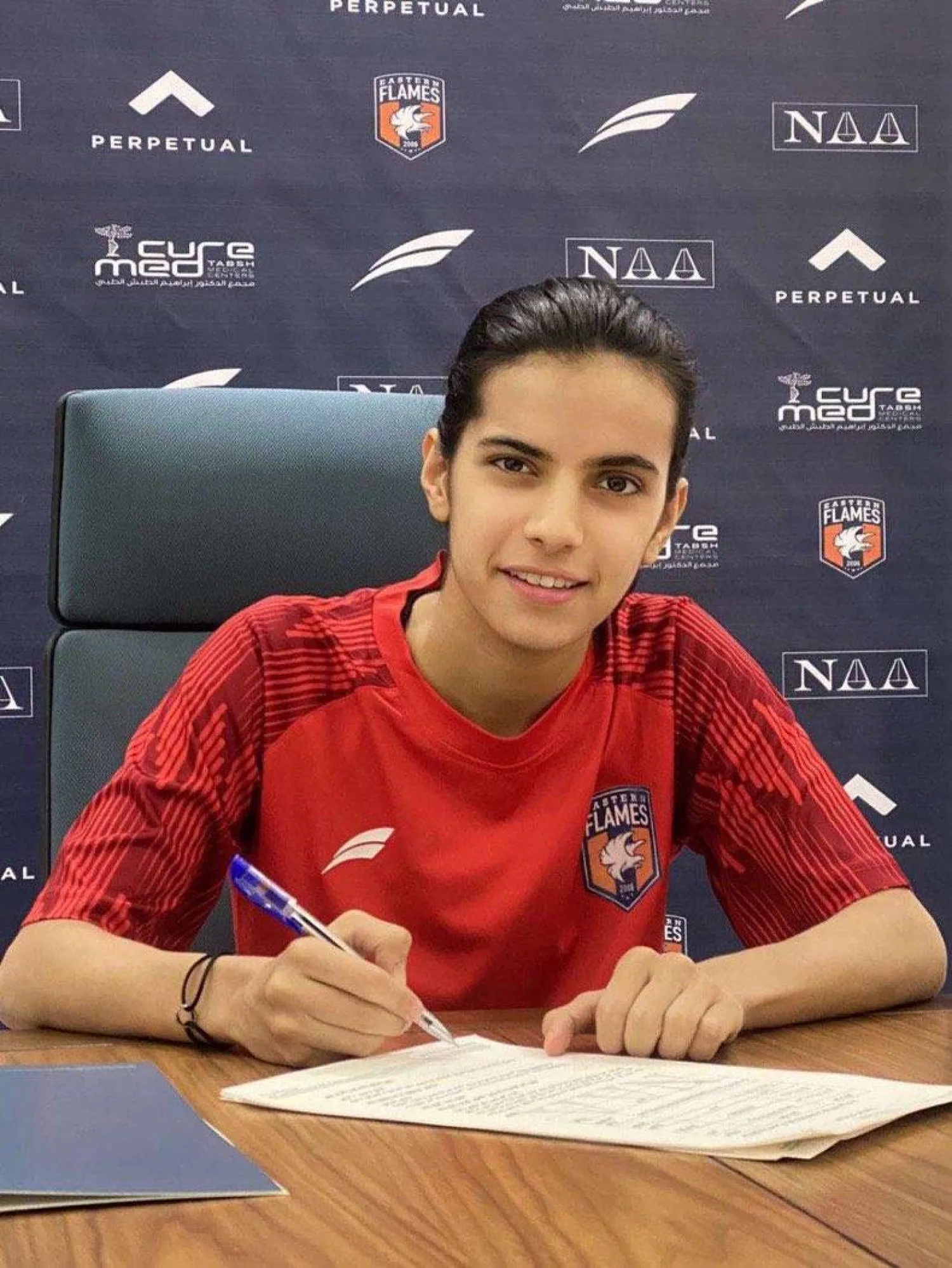 سارة الخاطر لاعبة «شعلة الشرقية» جددت عقدها (نادي شعلة الشرقية)