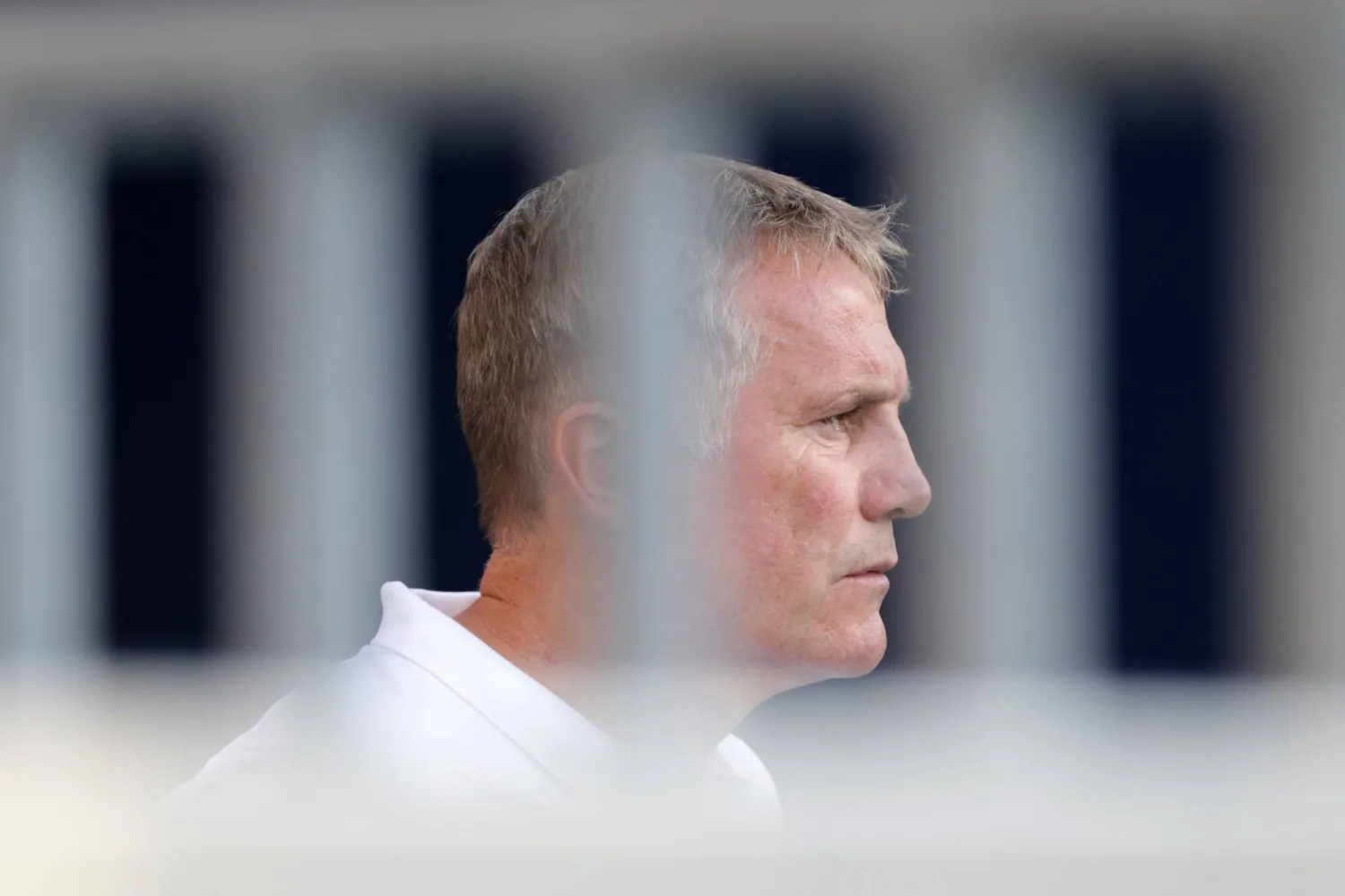 فيل باركينسون المدير الفني لفريق ريكسهام (أ.ف.ب)