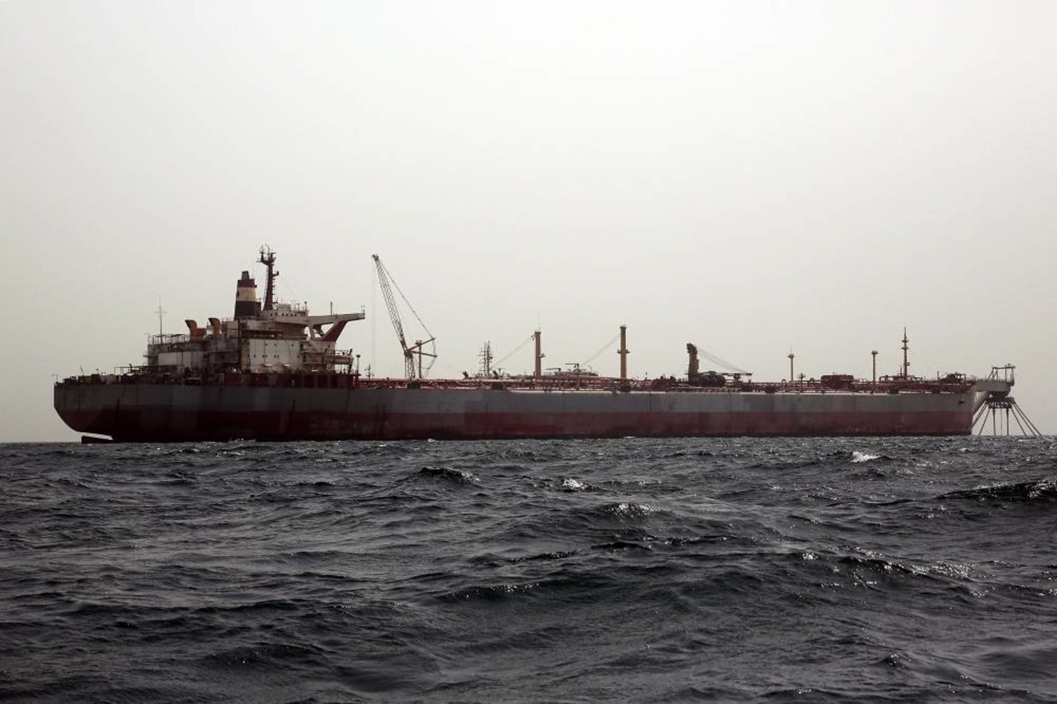 UN Starts Removal of Oil from Decaying Tanker Near Yemen in Red Sea