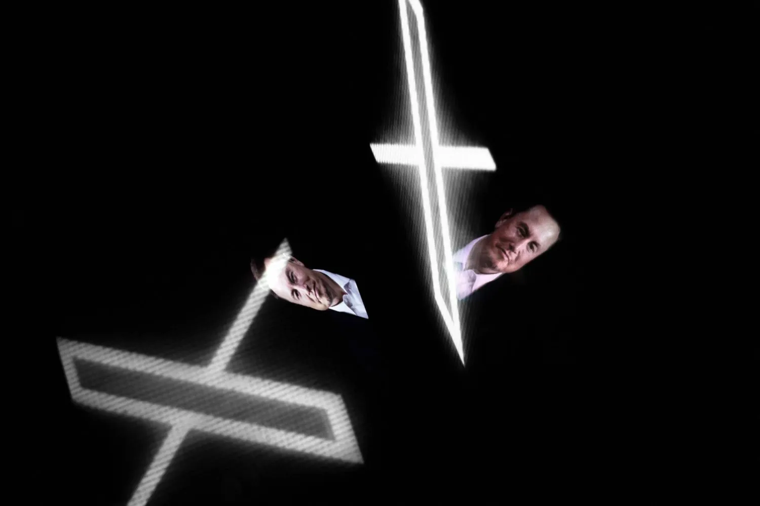 «تويتر» تحول إلى «إكس» (أ.ف.ب)