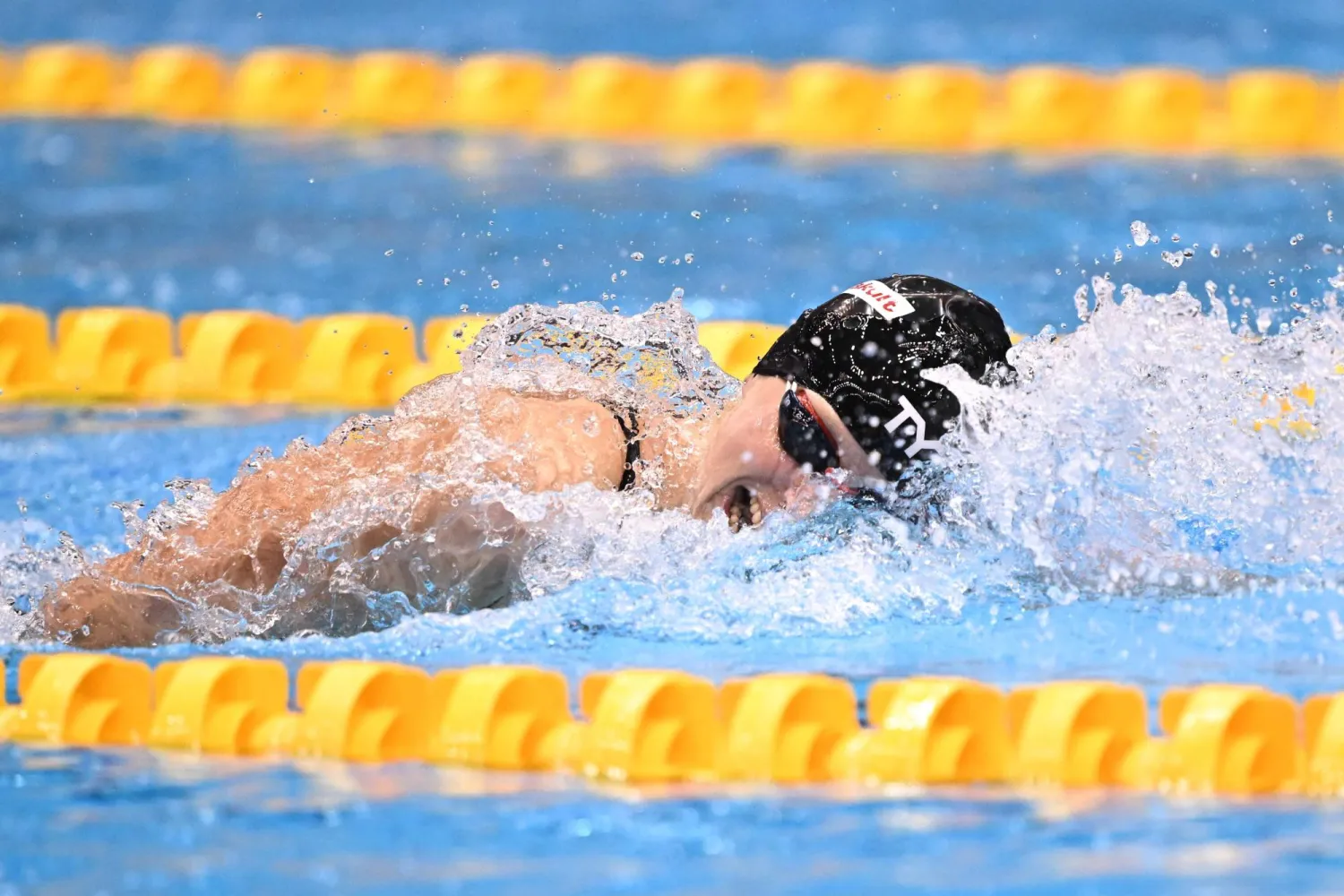 ليديكي سجّلت 15:26.27 دقيقة متقدمة على الإيطالية كواداريلا (أ.ف.ب)