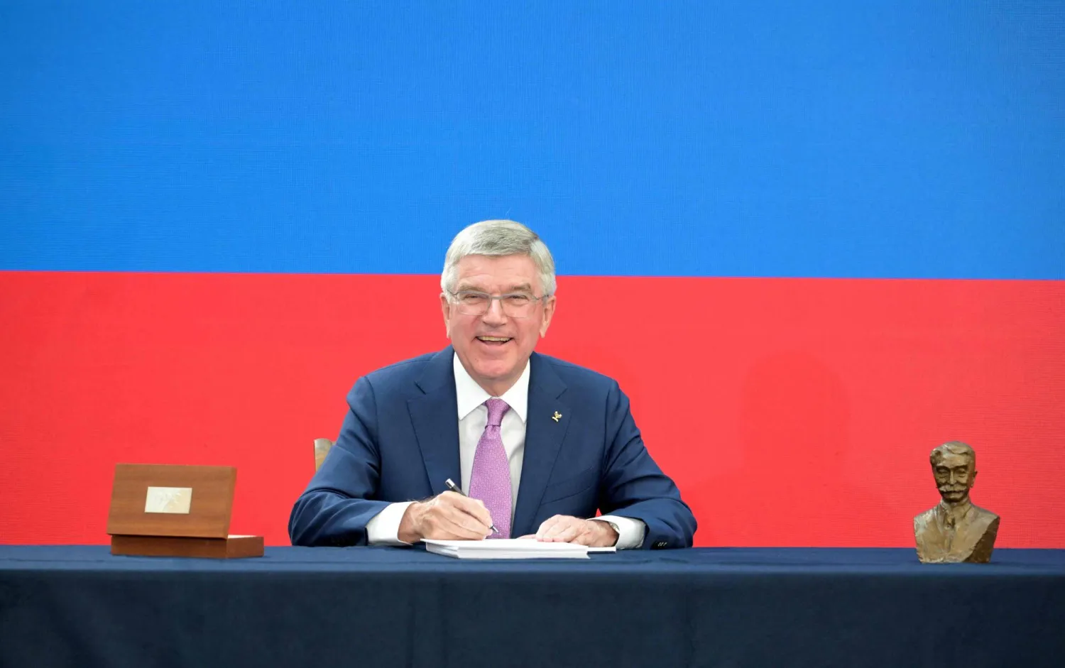 توماس باخ (أ.ف.ب)