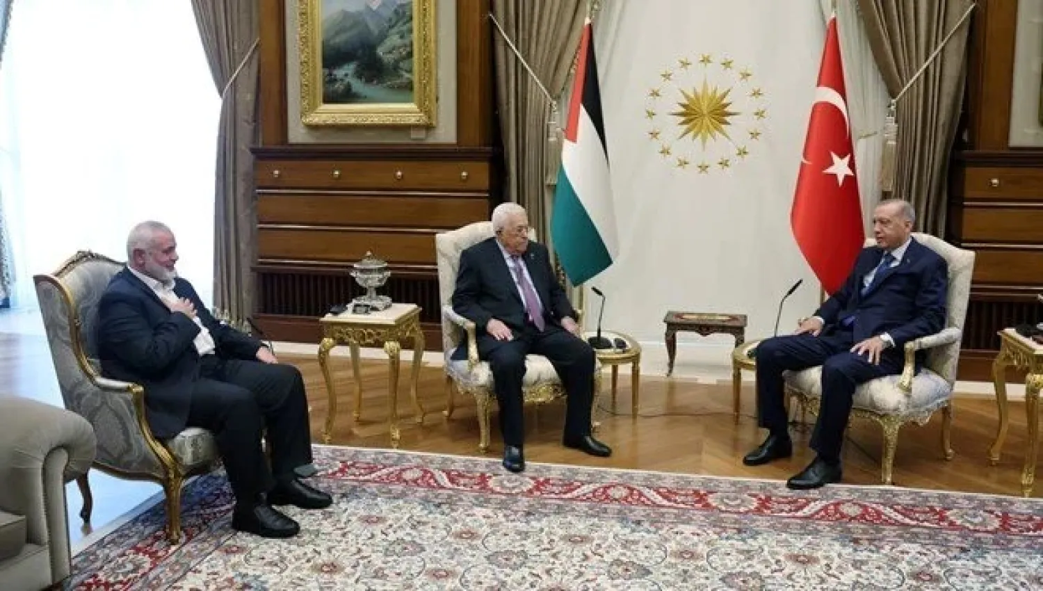 اجتماع إردوغان مع عباس وهنية بمقرّ الرئاسة التركية في أنقرة الأربعاء (الرئاسة التركية)