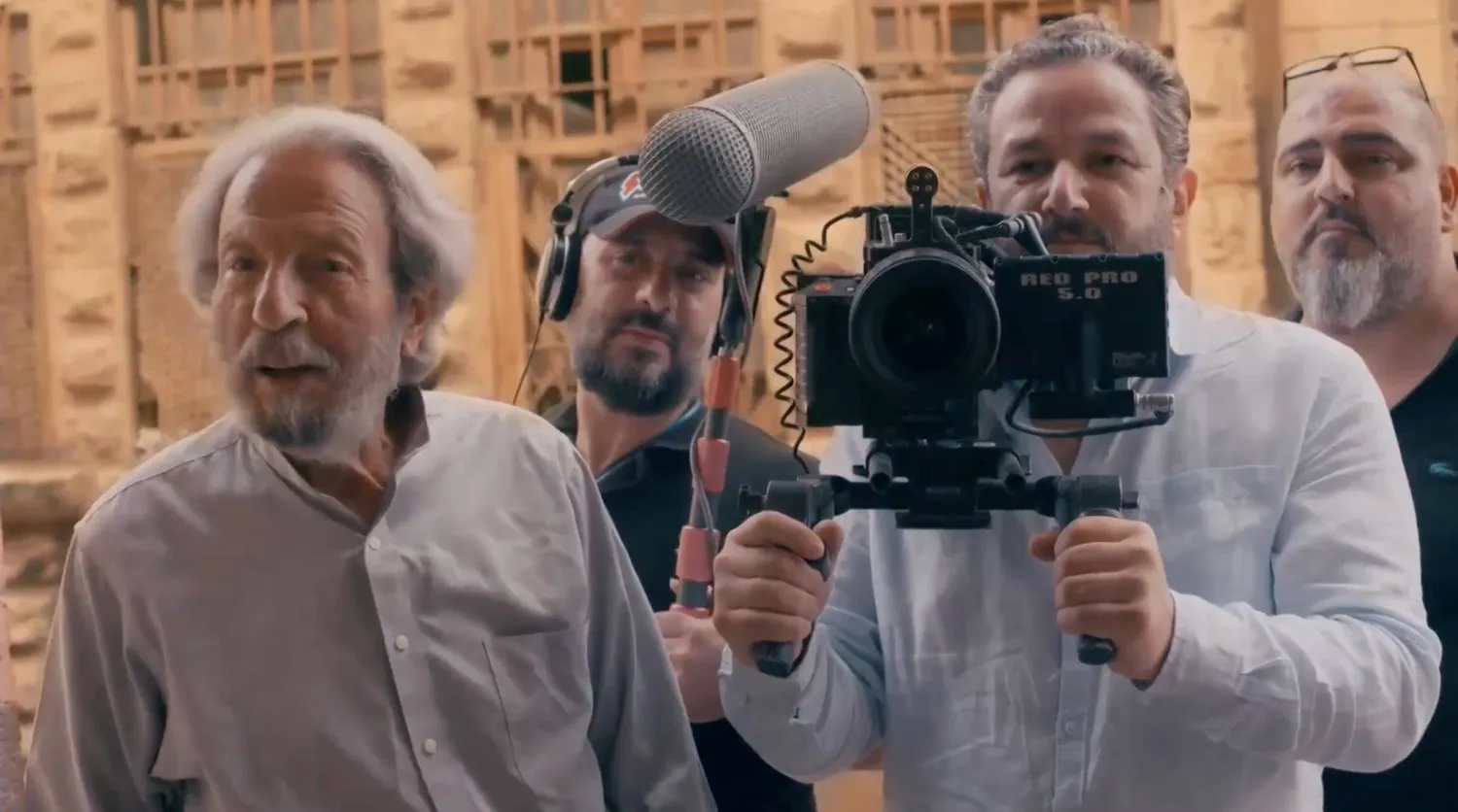 محمد ملص (اليسار) من فيلم «أنا يوسف يا أبي» (دنيا فيلم).