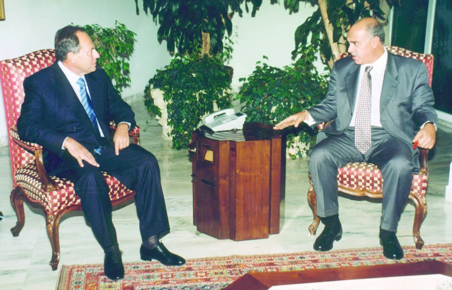 
الرئيس لحود مع الوزير بويز (أرشيف الوزير بويز)