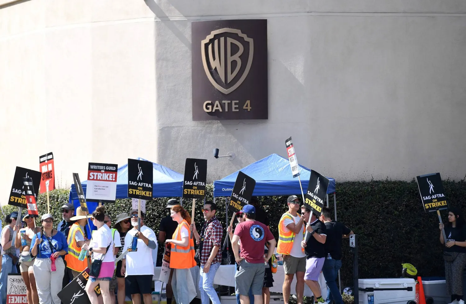 الإضراب الذي يشلّ هوليوود بمثابة عاصفة ممتدّة (أ.ف.ب)