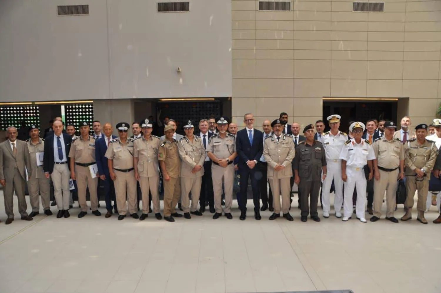 صورة جماعية لفريق العمل الليبي - الإيطالي المشترك المعني بشؤون الأمن (وزارة الداخلية بحكومة «الوحدة»)