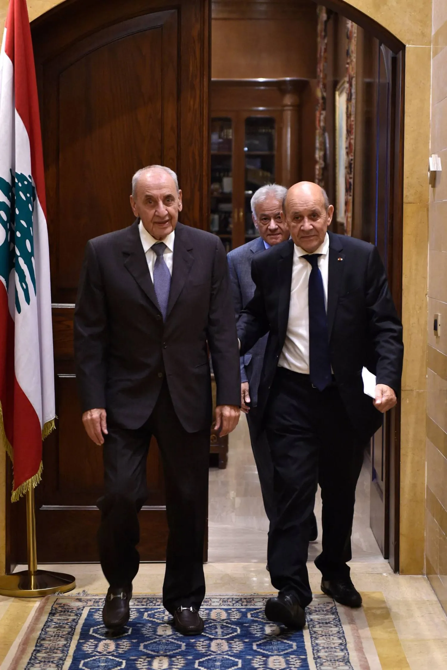 بري مستقبلاً لودريان خلال زيارته الأخيرة لبيروت (أ.ف.ب)