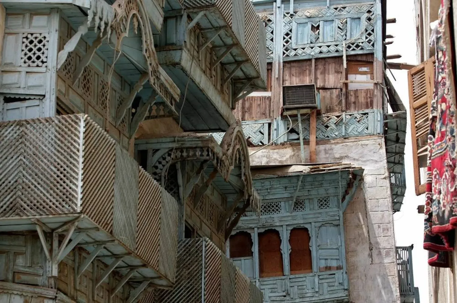 A view shows the carved wood panels decorating the facades of traditional buildings of the Old City in the center of the Saudi Arabian Red Sea port city of Jeddah, 2 August 2007. (Getty Images/AFP) 