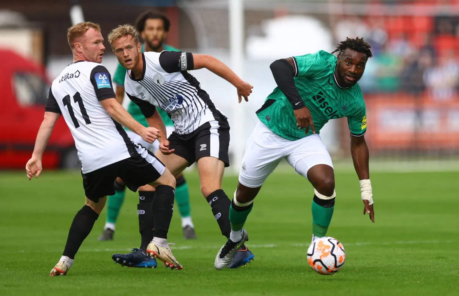 سانت ماكسيمان (رويترز)