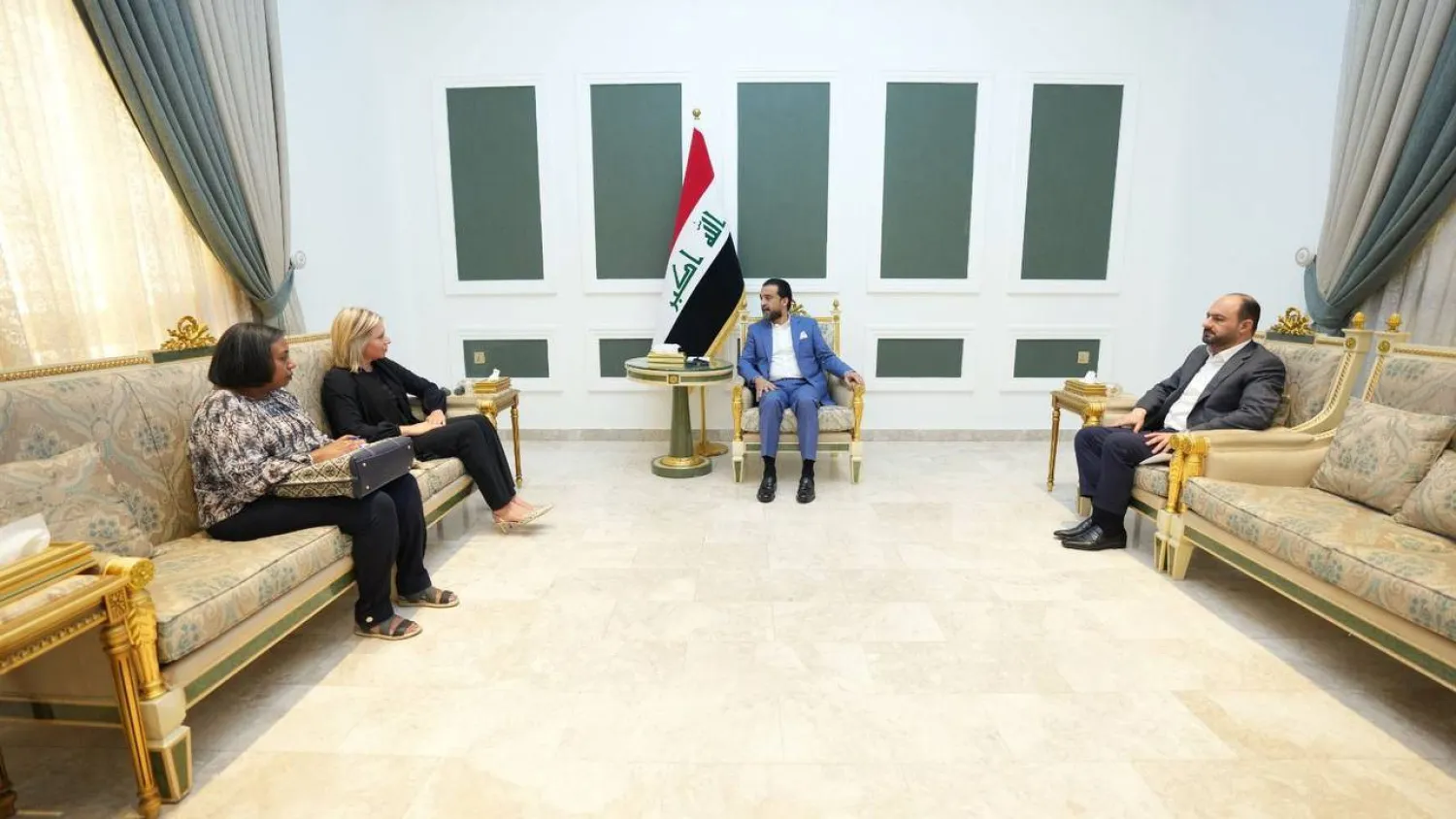 الحلبوسي يستقبل الممثل الخاص للأمم المتحدة في العراق جينين بلاسخارت الأربعاء الماضي (البرلمان العراقي)