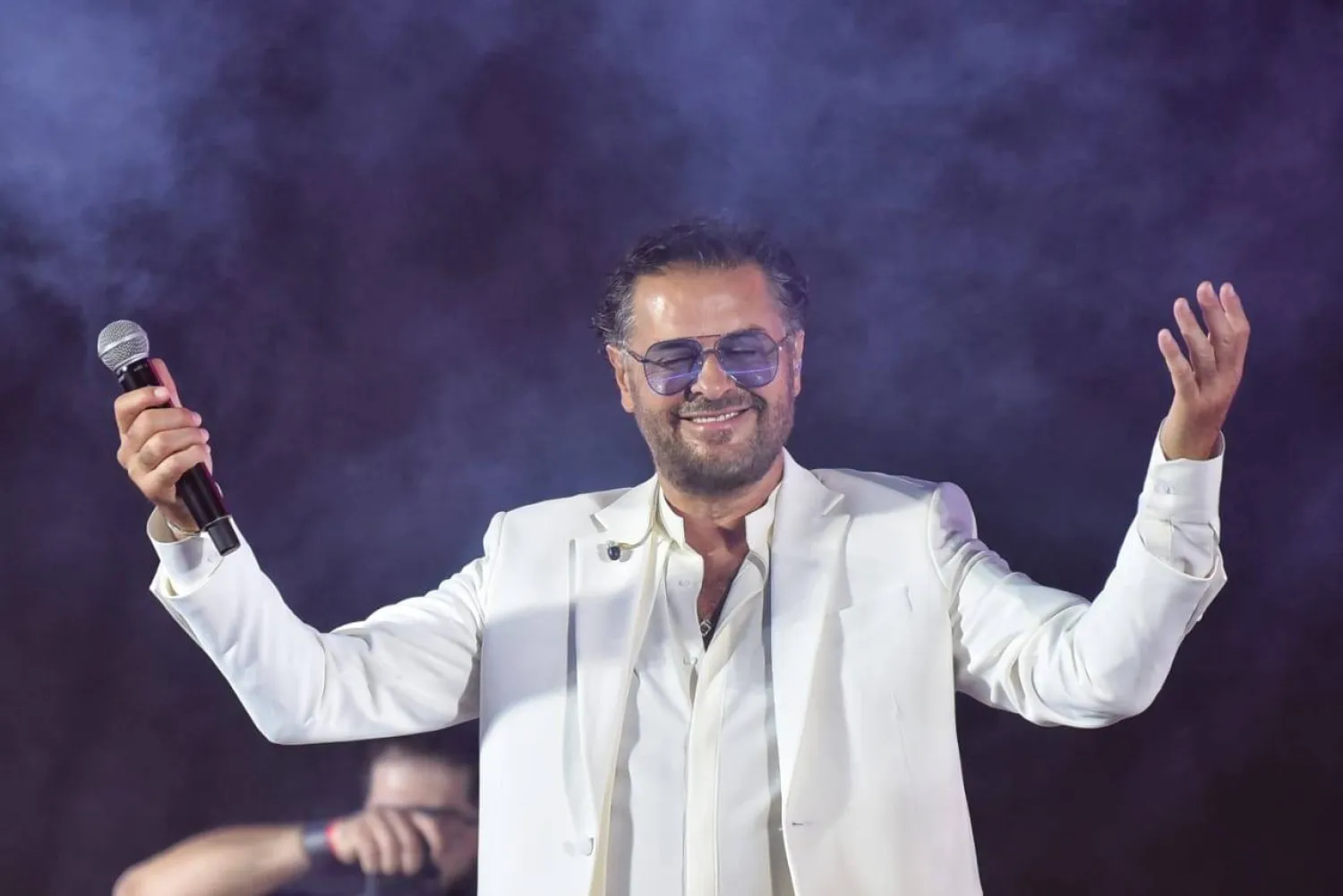 راغب علامة غنّى من أرشيفه وجديده خلال الحفل (مهرجان العلمين)