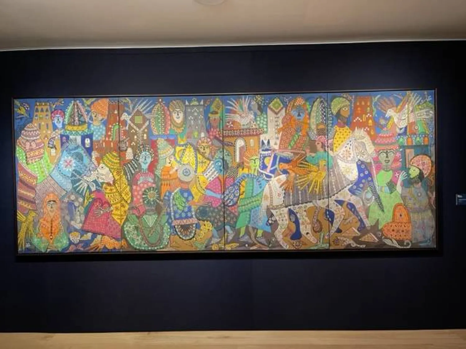 لوحة للفنانة المغربية فاطمة حسن الفروج بعنوان «يوم العيد» (الشرق الأوسط)