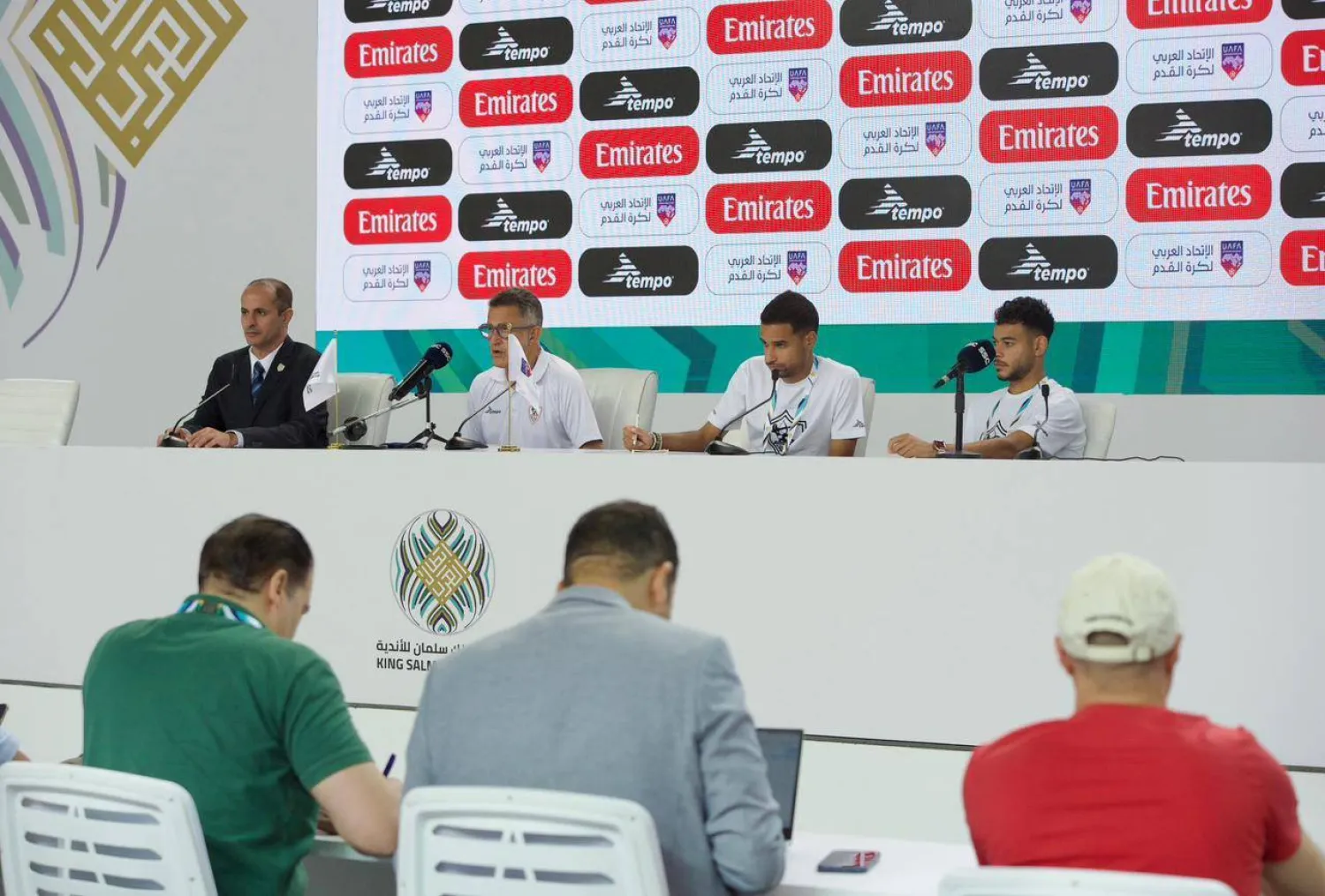 جانب من المؤتمر الصحافي لمباراة الزمالك المصري والشباب السعودي (الاتحاد العربي)