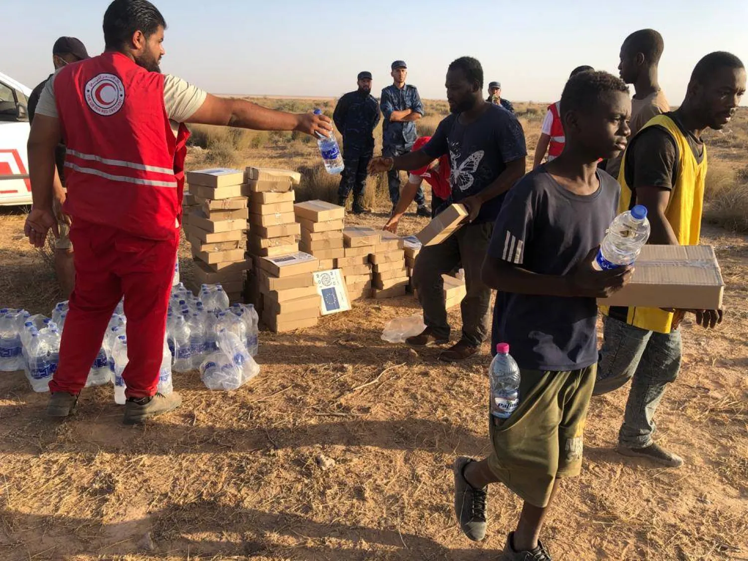 المنظمة الدولية للهجرة تقدم مساعدات لمهاجرين عالقين بين ليبيا وتونس (مكتب المنظمة الدولية)