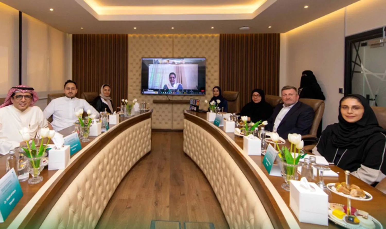 جانب من اجتماع لجنة رياضة المرأة الذي ترأسته الأميرة ريما بنت بندر افتراضياً (الشرق الأوسط)