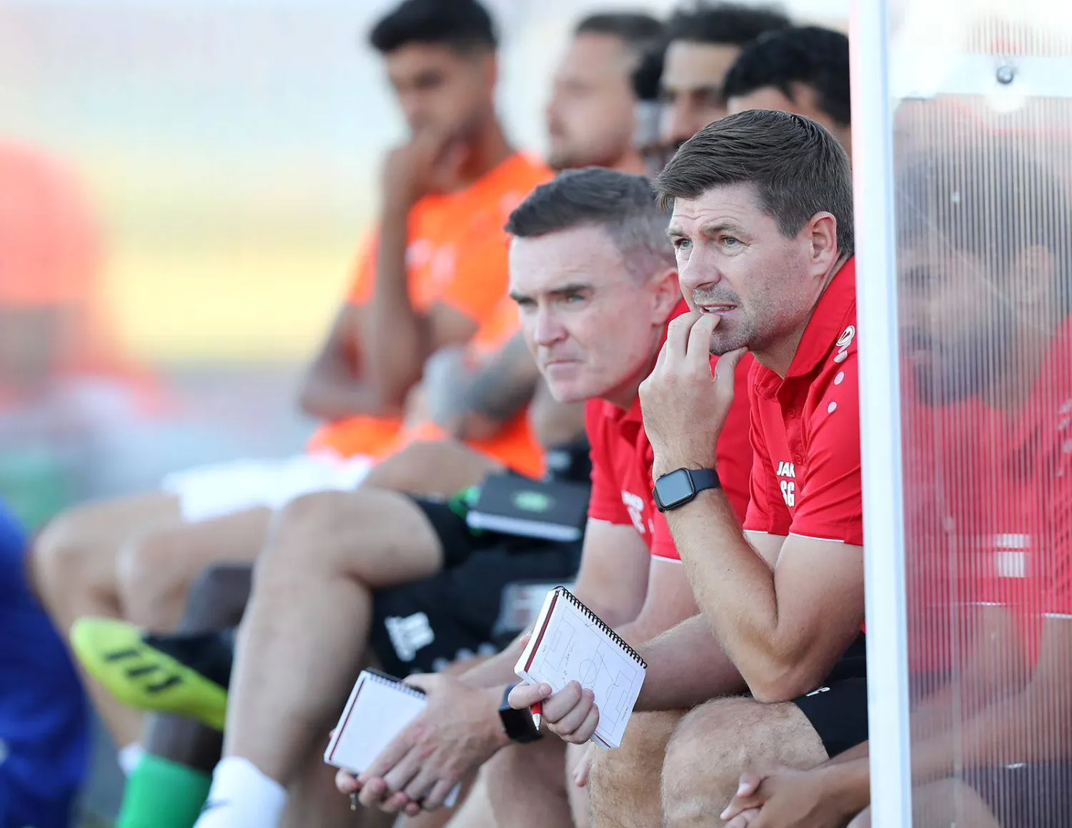 جيرارد مدرب الاتفاق اختار التوقيع مع هندرسون قائد ليفربول (نادي الإتفاق)