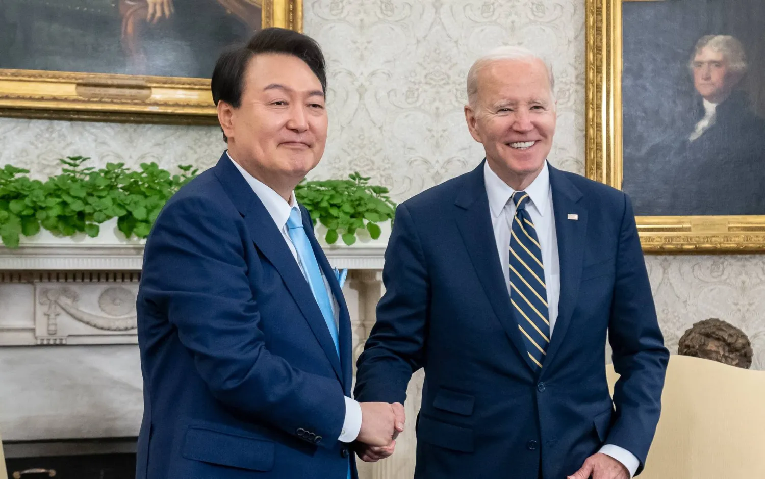 الرئيسان الكوري الجنوبي يون سوك يول والأميركي جو بايدن (البيت الأبيض)