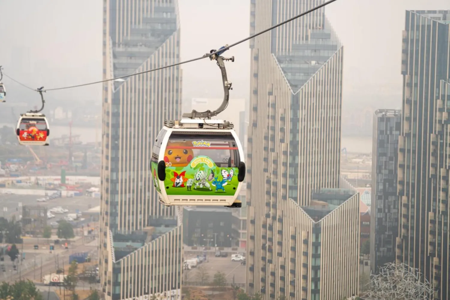 Londra'daki teleferik özel bir etkinlik için dekore edilmişti (The Pokemon Company)