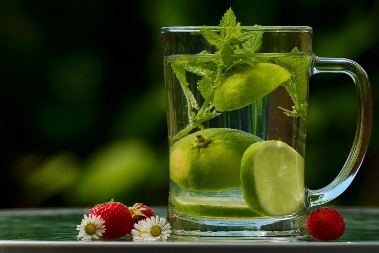 Uzmanlara göre suda ve havadaki mikroplastik kirliliği, düşünüldüğünden daha büyük bir tehdit (Pixabay)