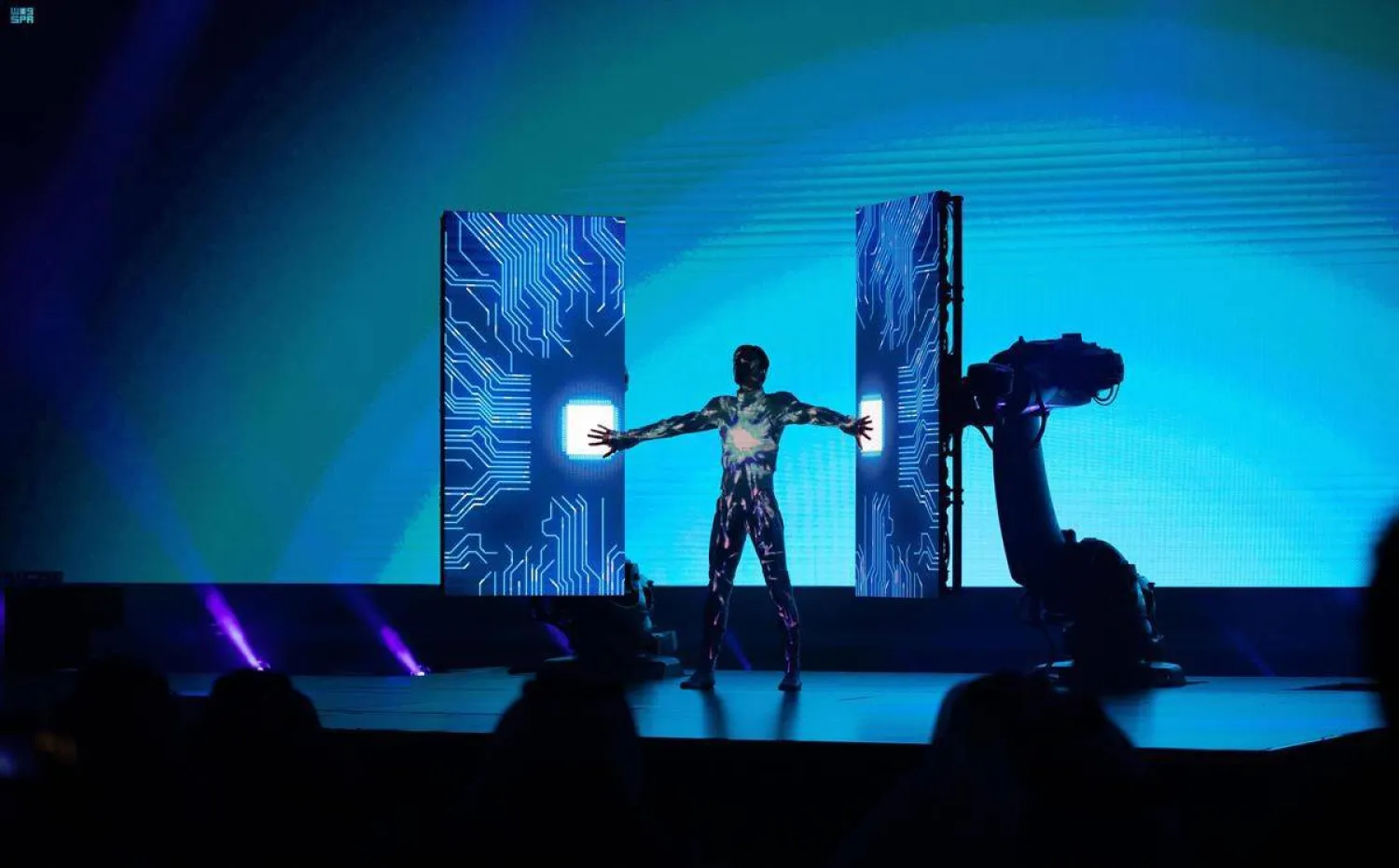 مساعٍ حكومية لجعل المملكة مركزاً تقنياً عالمياً لأحدث التقنيات المتقدمة وعلى رأسها الذكاء الاصطناعي (الشرق الأوسط)