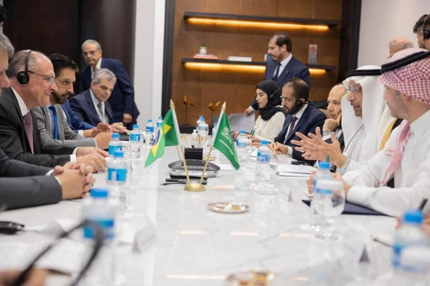 جانب من لقاء نائب رئيس البرازيل مع وزير الاستثمار السعودي (الشرق الأوسط)