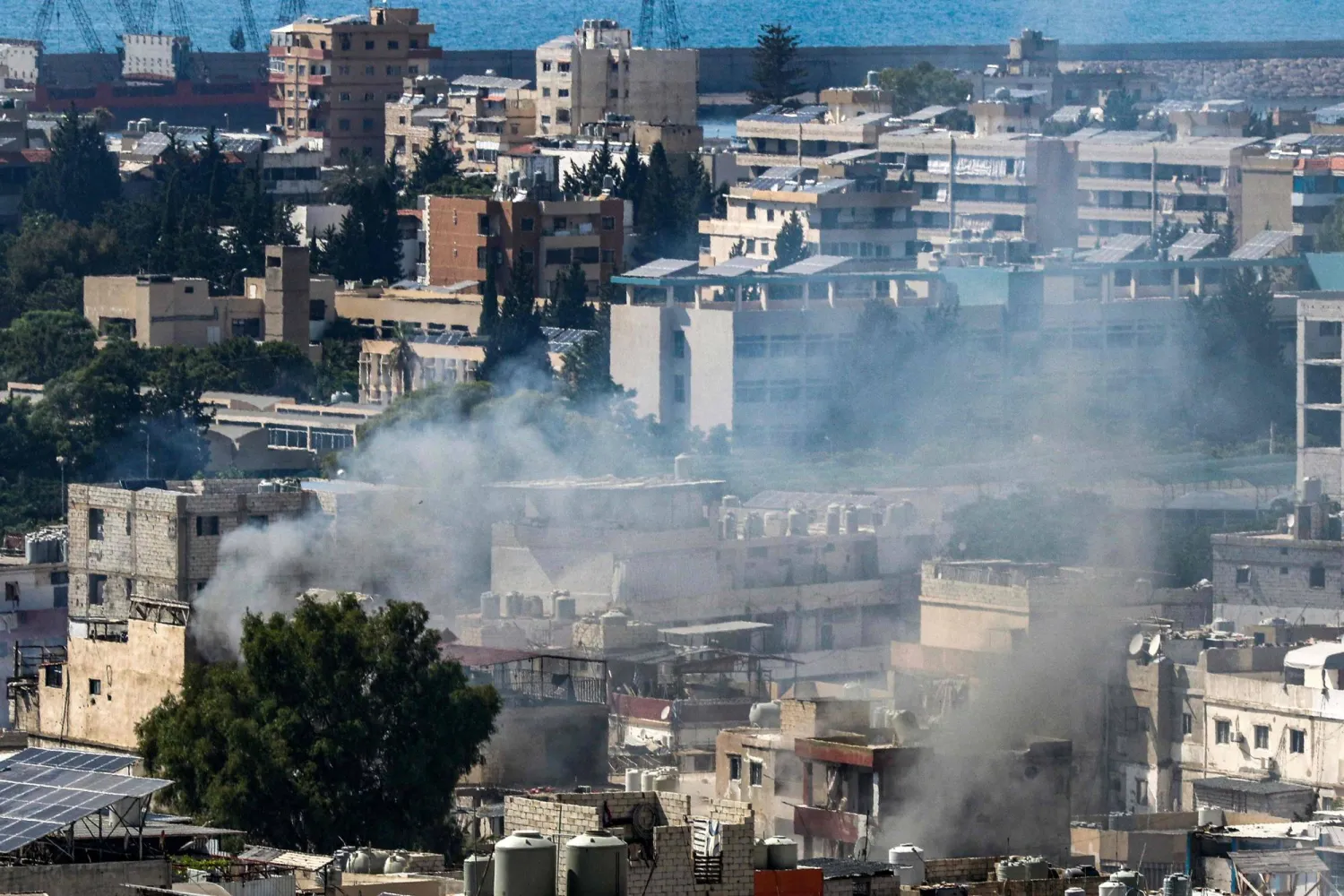 لبنان: الصراعات السياسية تمنع وقف إطلاق النار في مخيم عين الحلوة